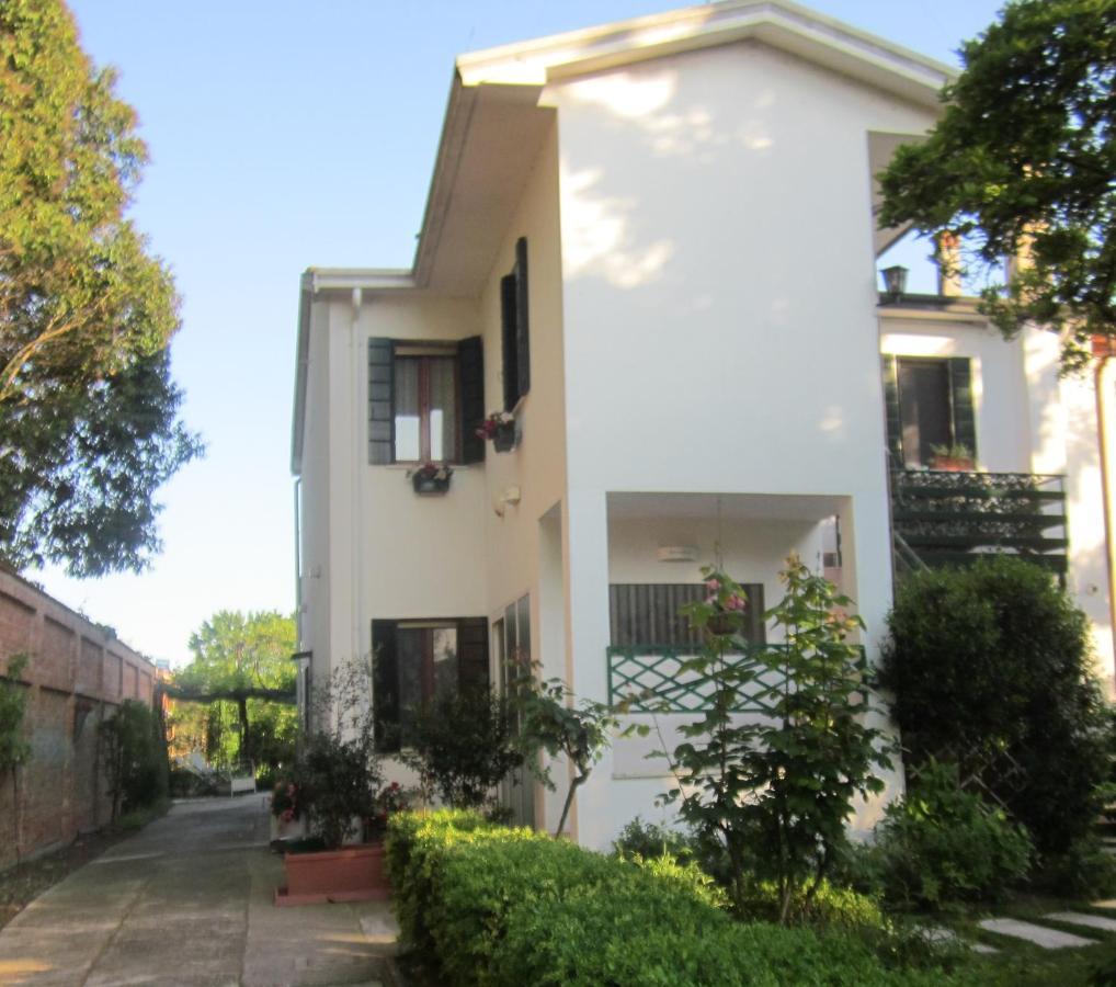 A Casa Di Dora Bed & Breakfast Treviso Bagian luar foto