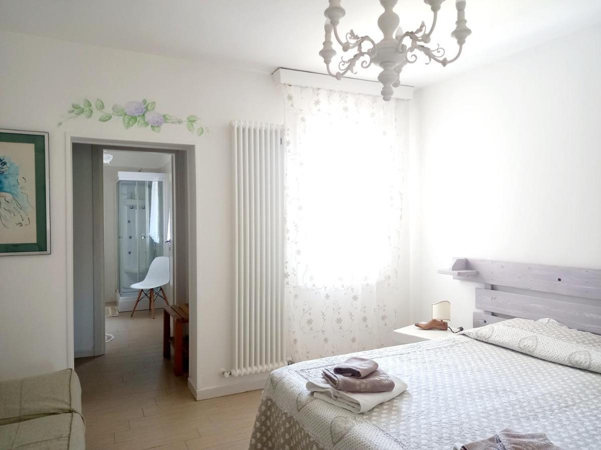 A Casa Di Dora Bed & Breakfast Treviso Bagian luar foto